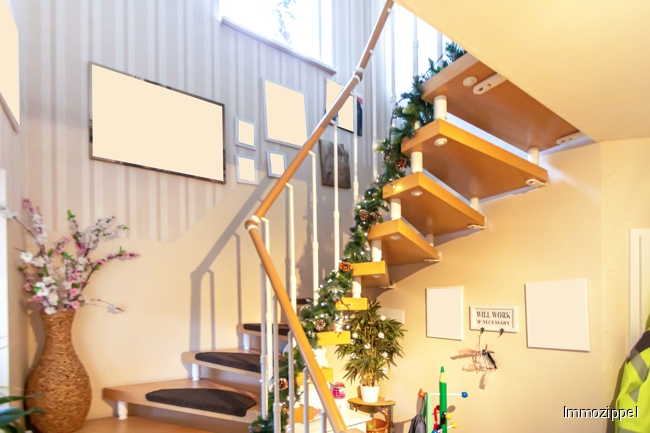EG Treppe zum Dachgeschoss