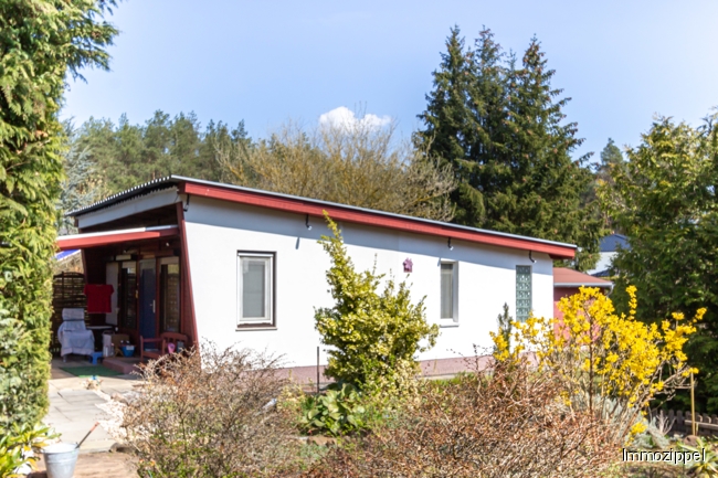 Bungalow auf Nebengrundstück