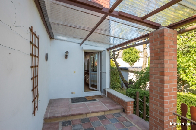Überdachte Terrasse an der EG Whg