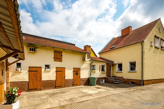 Hof- und Hausansicht