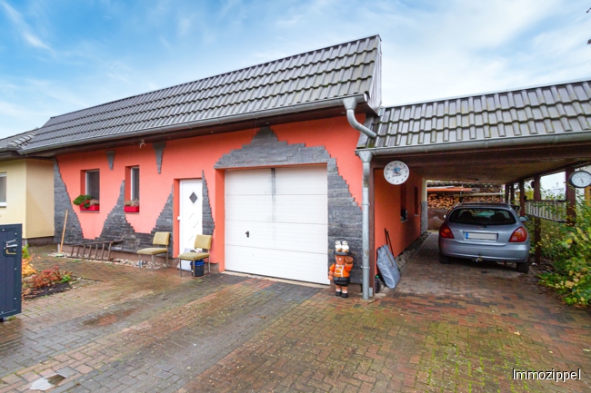 Garage und Doppelcarport