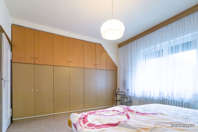 DG Schlafzimmer Ansicht 2 mit Einbauschrank 