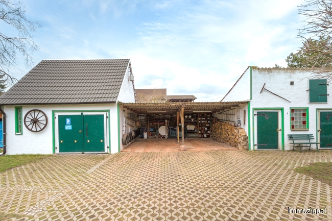 Garage, Carport und mass. Nebengebäude