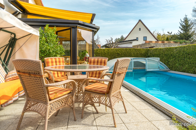 Südterrasse mit Pool