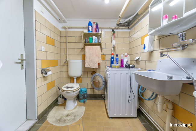 KG Waschraum mit Dusche und WC