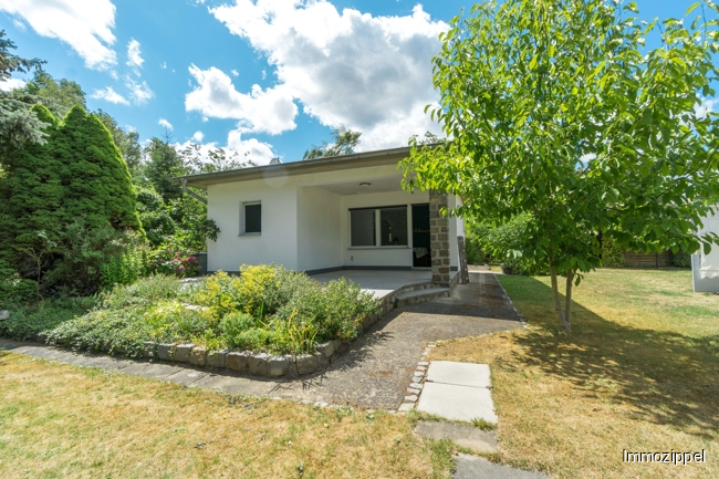 2. Freizeitbungalow im hinteren Teil des Grundstücks