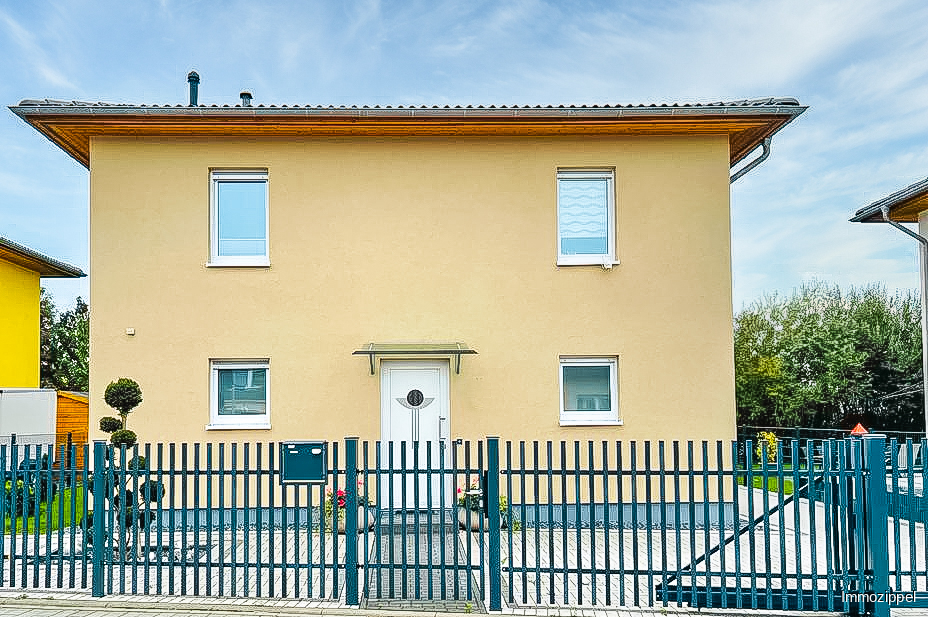 Hausansicht von der Straße