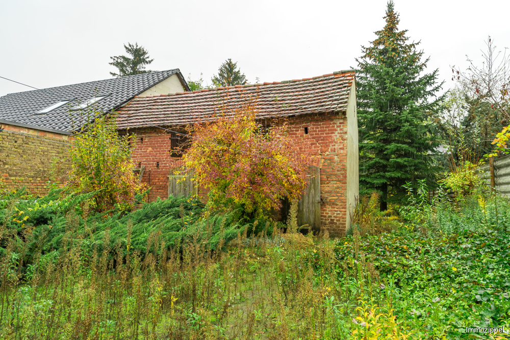 Massives Nebengbebäude