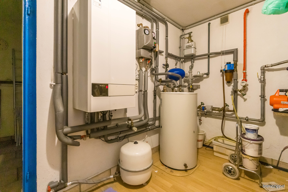 KG Gastherme mit Warmwasserspeicher