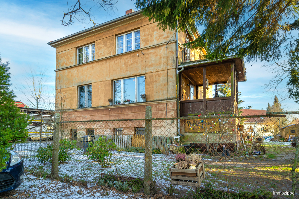 Hausansicht von der Straße