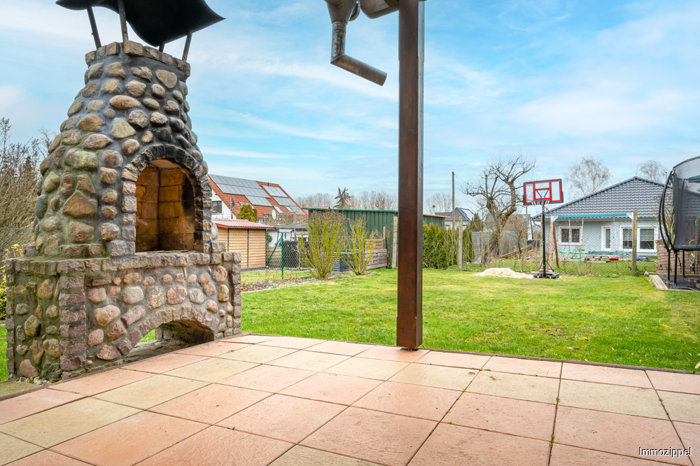Grillplatz an der überdachten Terrasse