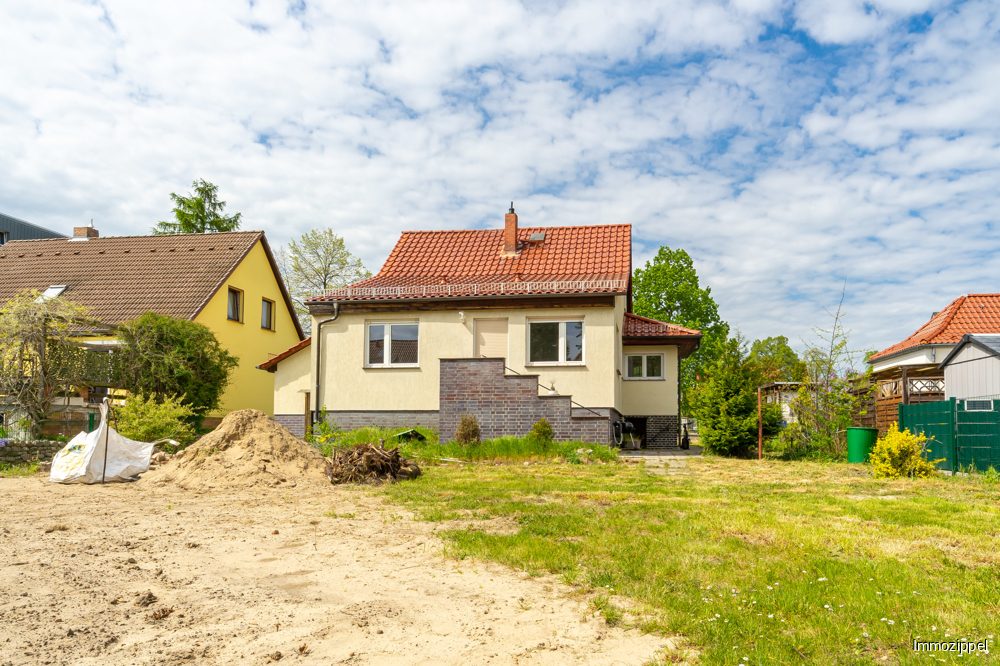 Hausansicht vom Garten