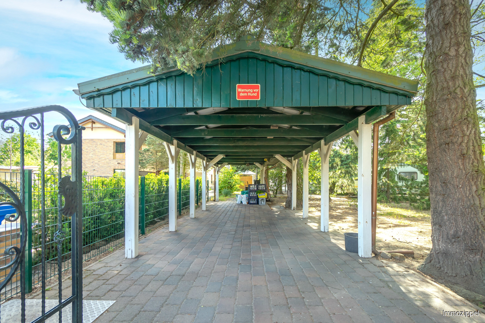 Toreinfahrt 1 mit Doppelcarport