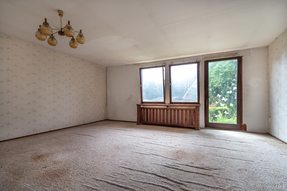 EG Wohnzimmer mit Ausgang zur Terrasse