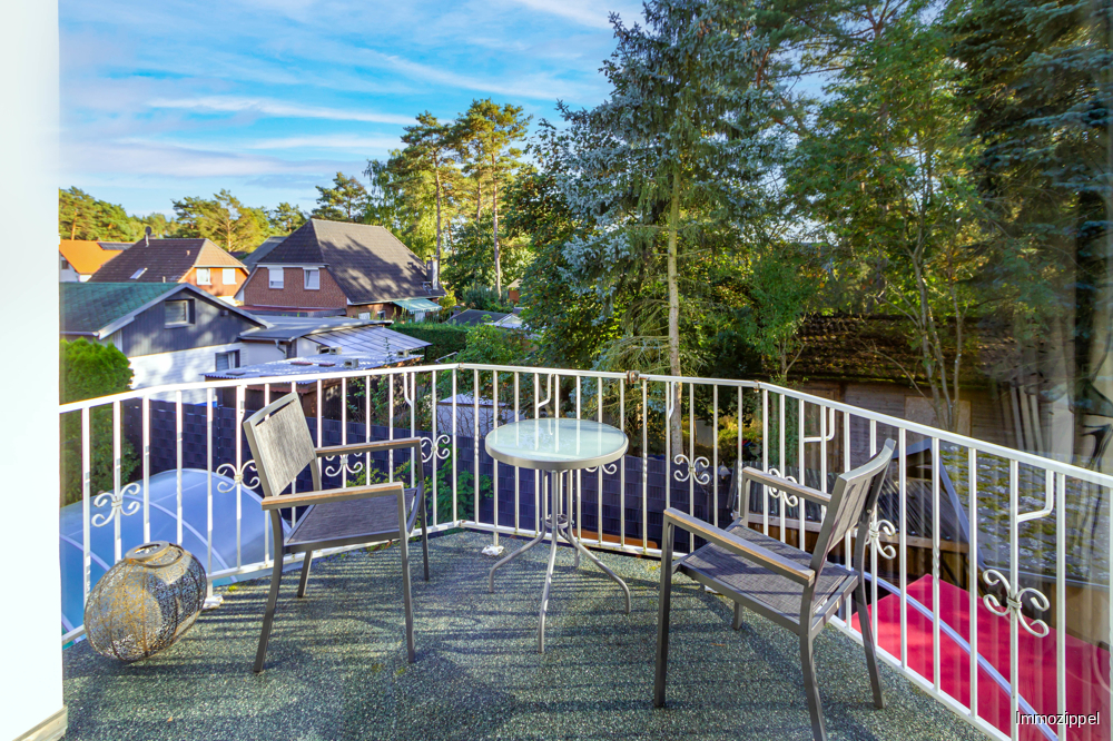 Süd-Balkon mit Blick in die grüne Umgebung 