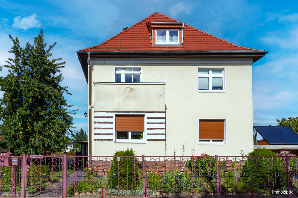 Hausansicht von der Straße