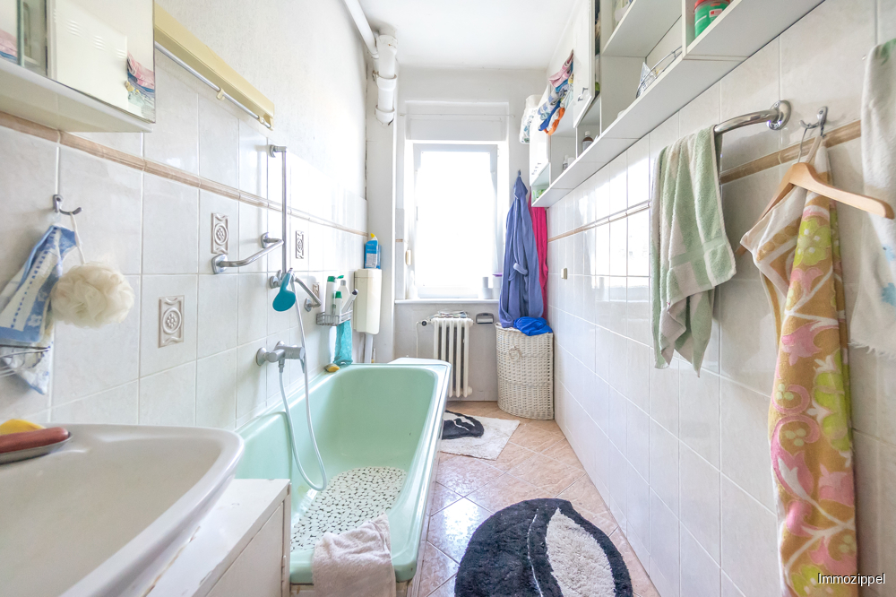 EG Wannenbad mit WB und WC