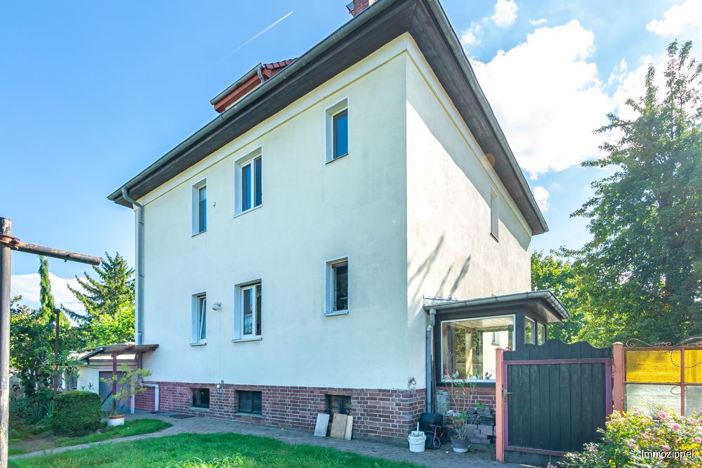Hausansicht vom Garten