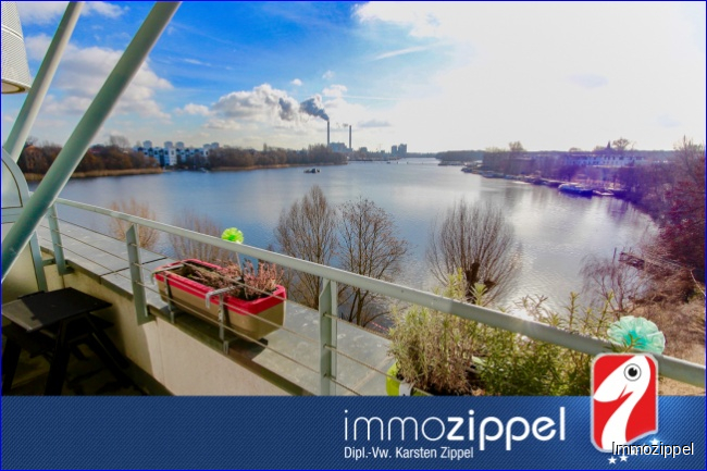 Blick-vom-Balkon-auf-den-Rummelsburger-See