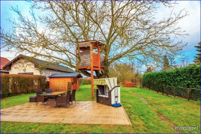 Gartenblick mit Terrasse